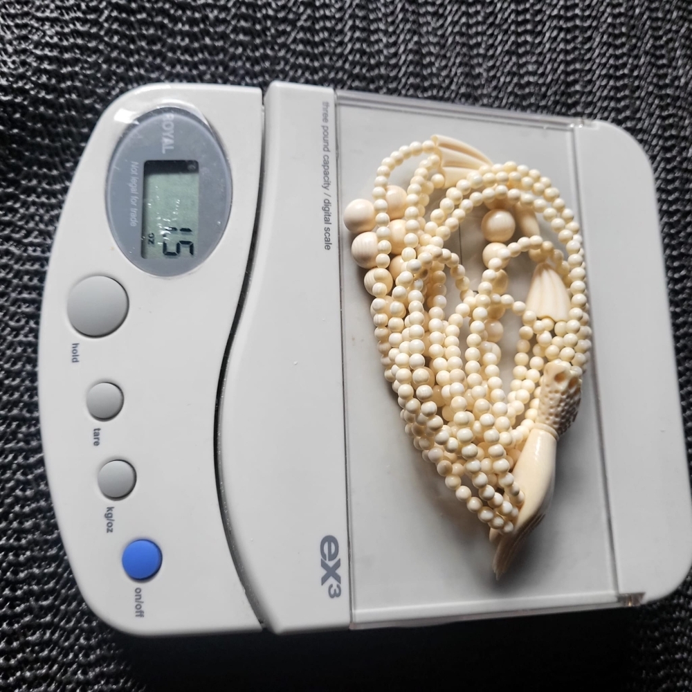 Antique Authentic Ivory bead necklace - Picture 5 of 8